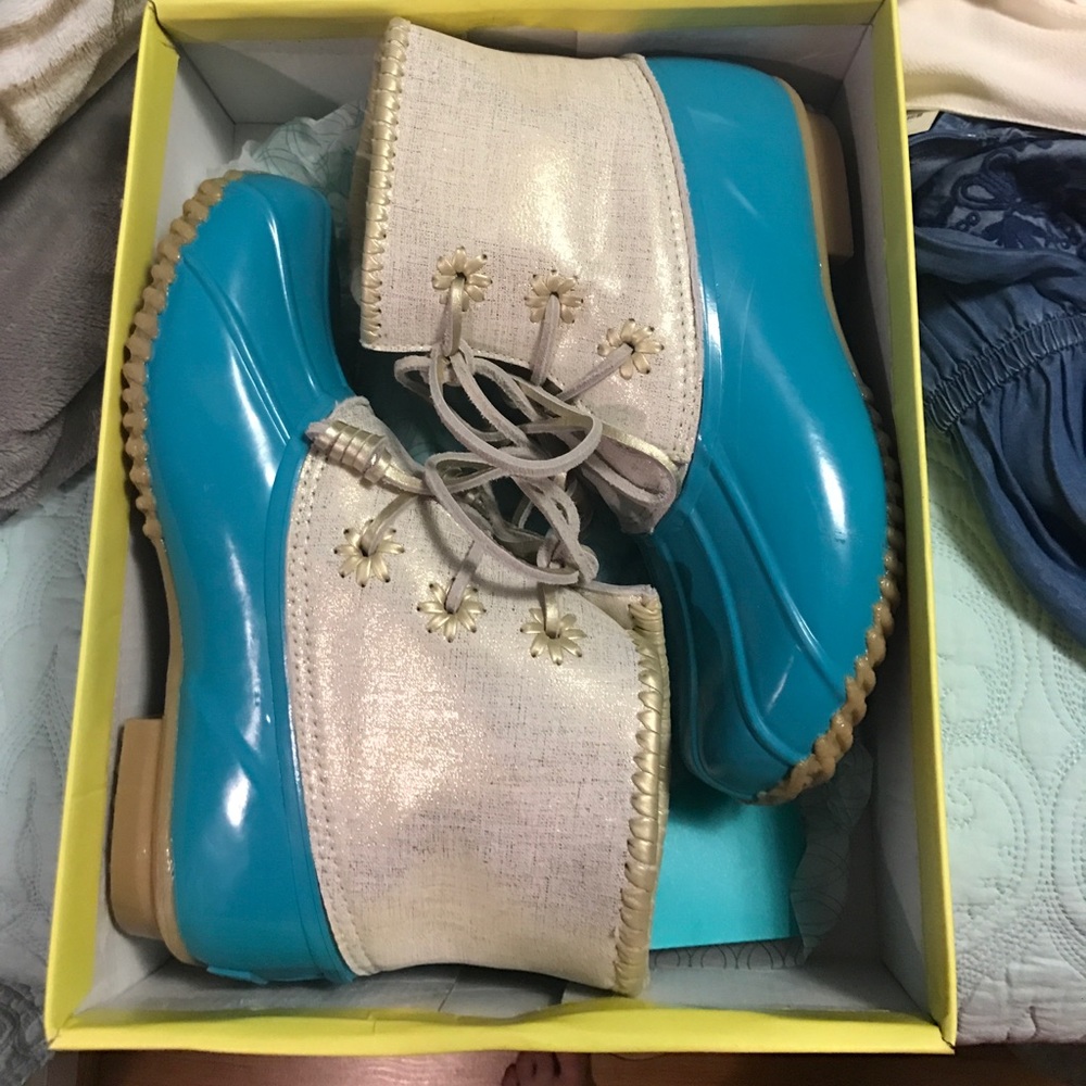 Jack rogers rain boots!