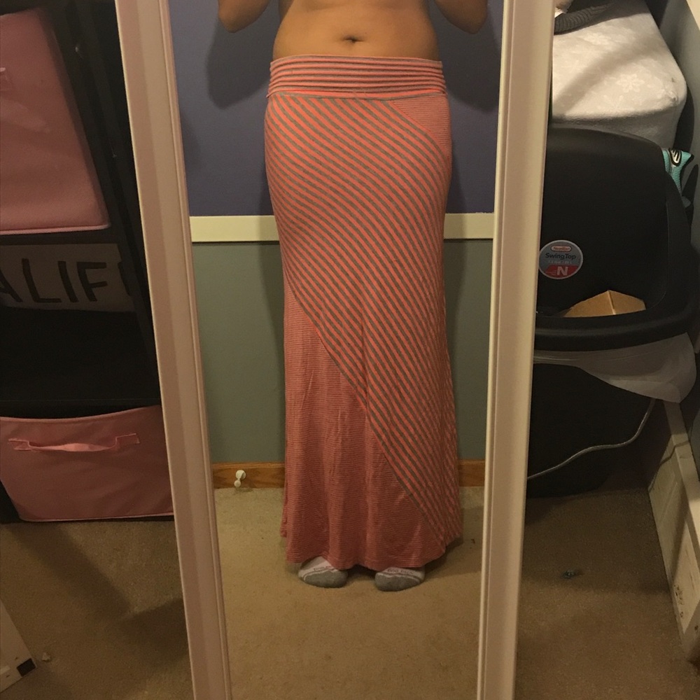 maxi-skirt