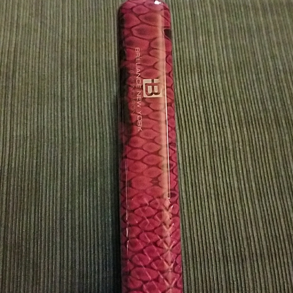 Brilliance New York Snake print flat iron