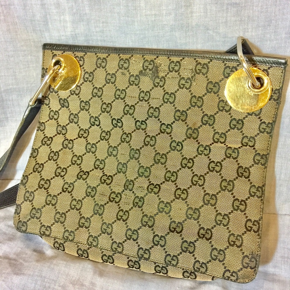 Authentic Cross body Gucci Bag
