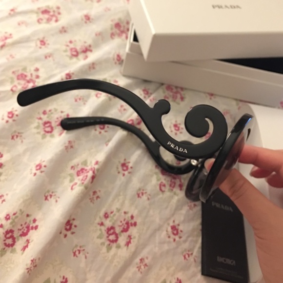 Prada Baroque Round Black sunglasses main image 4