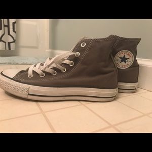 Gray converse high tops: women's size 7/ men's 5