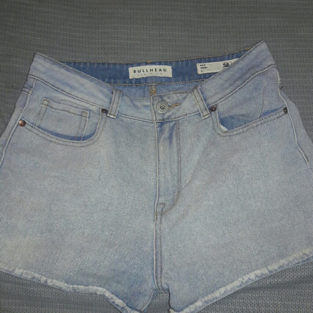Bullhead mom shorts