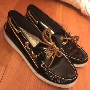 Sperry- nautical, shiny, boat shoe with charms