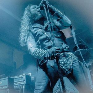 Meet your Posher, Dustin