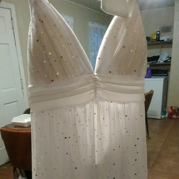 Beautiful white dress ?? - Picture 1 of 1