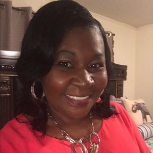 Meet your Posher, Pauline