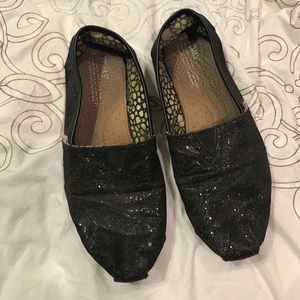 Black glitter toms