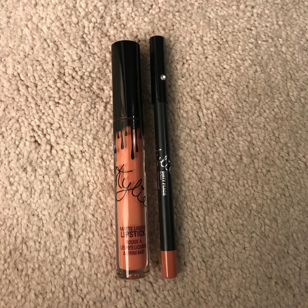 Kylie cosmetics dirty peach lipstick and liner