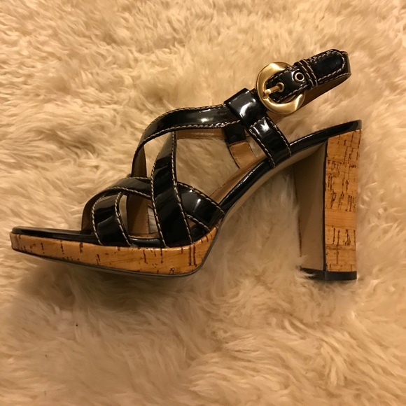 Tahari heels - Picture 1 of 8