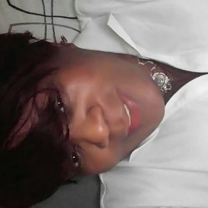 Meet your Posher, Dina