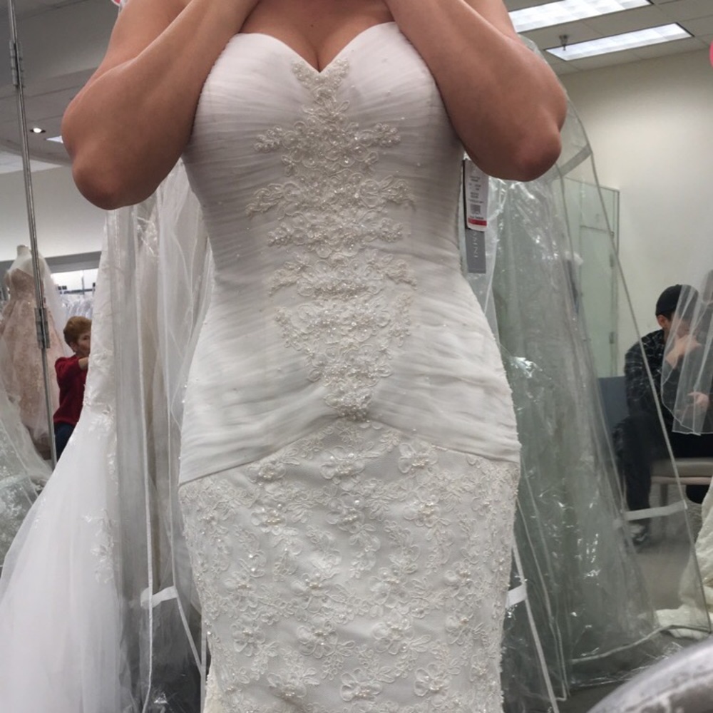 Lace Trumpet Wedding Dress - Ivory