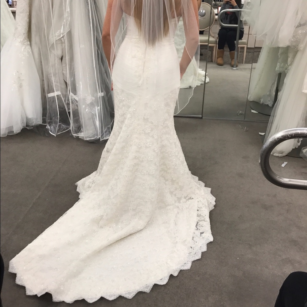 Lace Trumpet Wedding Dress - Ivory - Picture 5 of 8