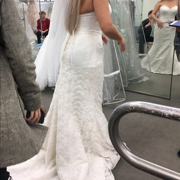 Lace Trumpet Wedding Dress - Ivory - Picture 2 of 8