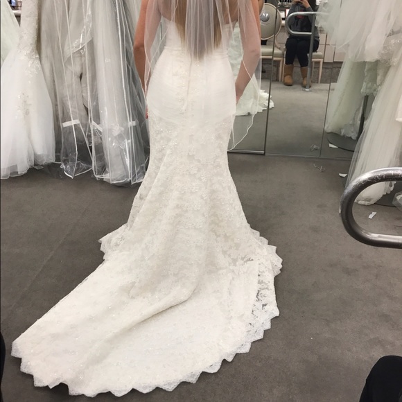 Lace Trumpet Wedding Dress - Ivory - Picture 5 of 8