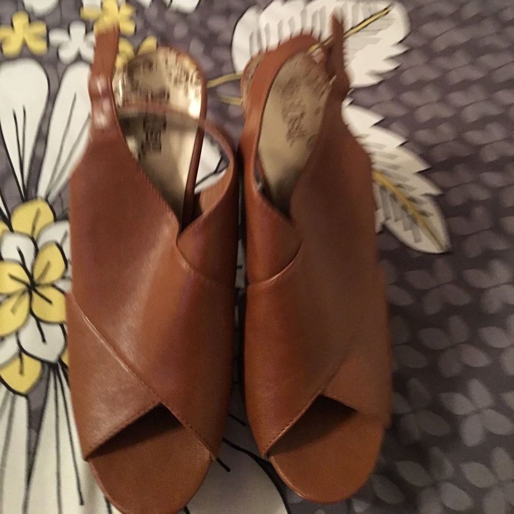 Platform clog heels