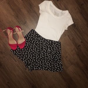 Black shorts with bows