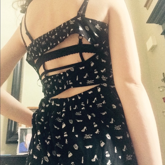 Tilly's romper in Black & White--TAGS ATTACHED - Picture 3 of 6