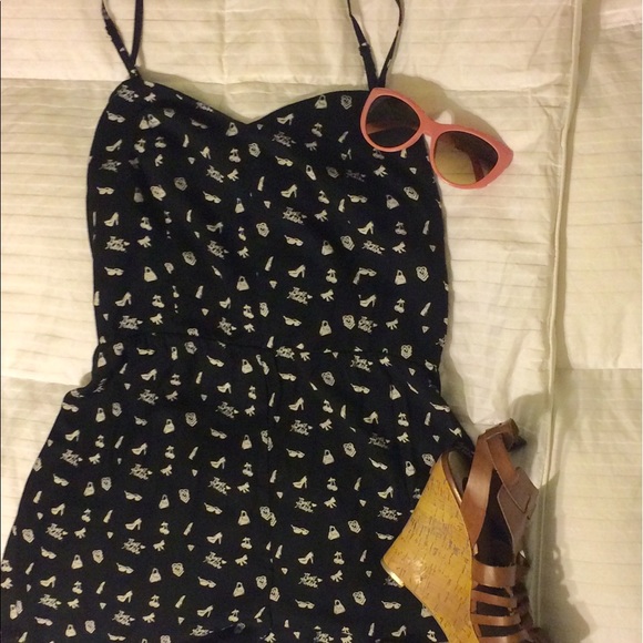 Tilly's romper in Black & White--TAGS ATTACHED - Picture 4 of 6