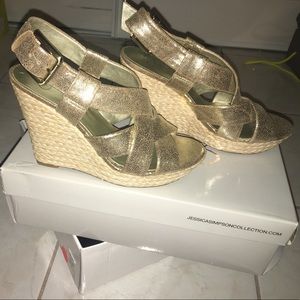 Cute gold wedges!