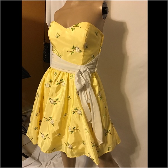 Betsy Johnson cocktail dress 4 - Picture 2 of 5