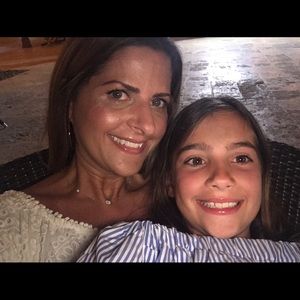 Meet your Posher, Alexis