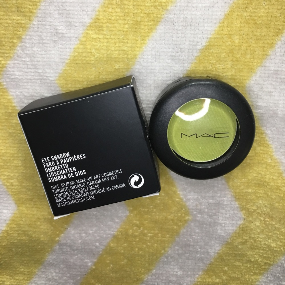 M•A•C Cosmetics Bitter Eyeshadow