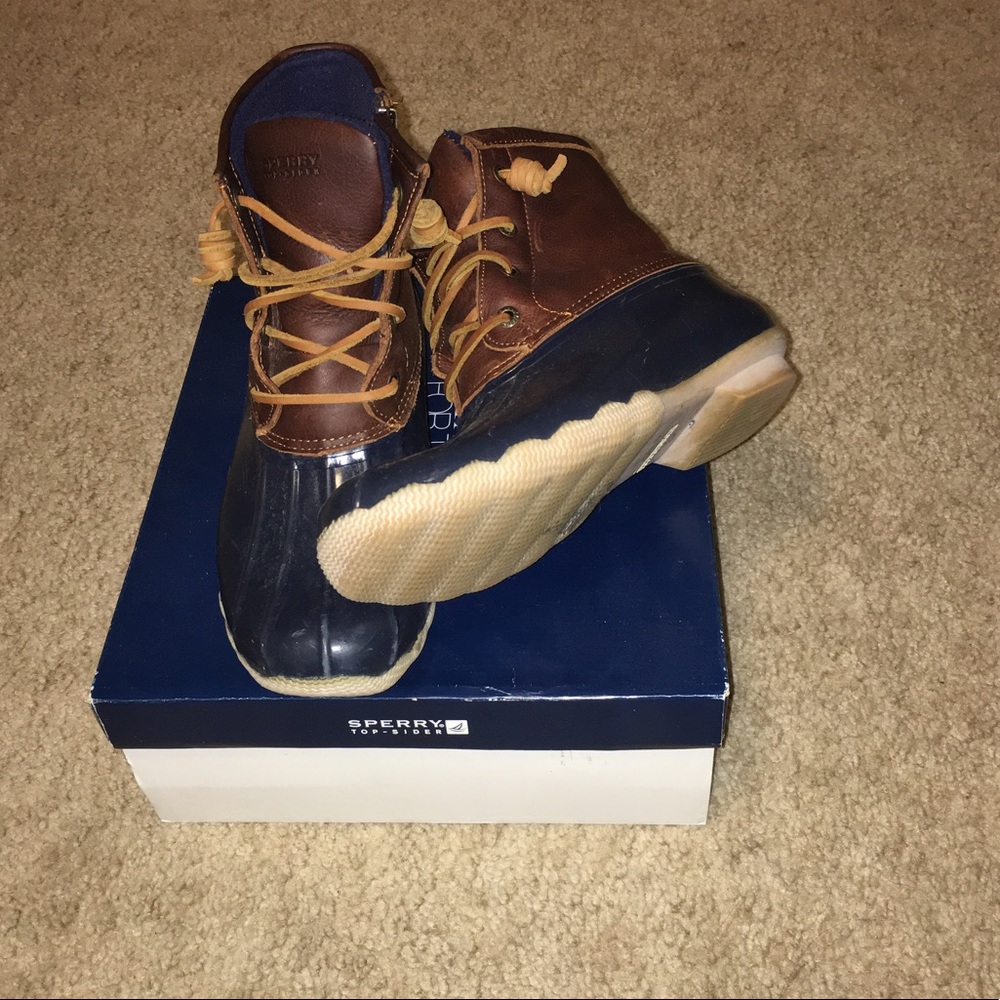 Duck boots