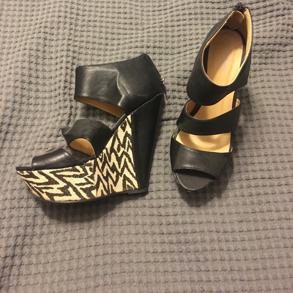 Black and cream wedges size 9