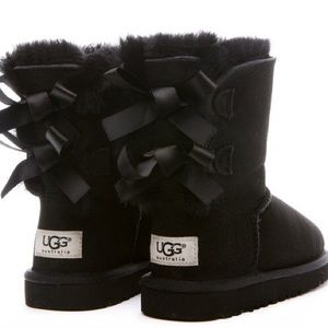 Black Bow Uggs