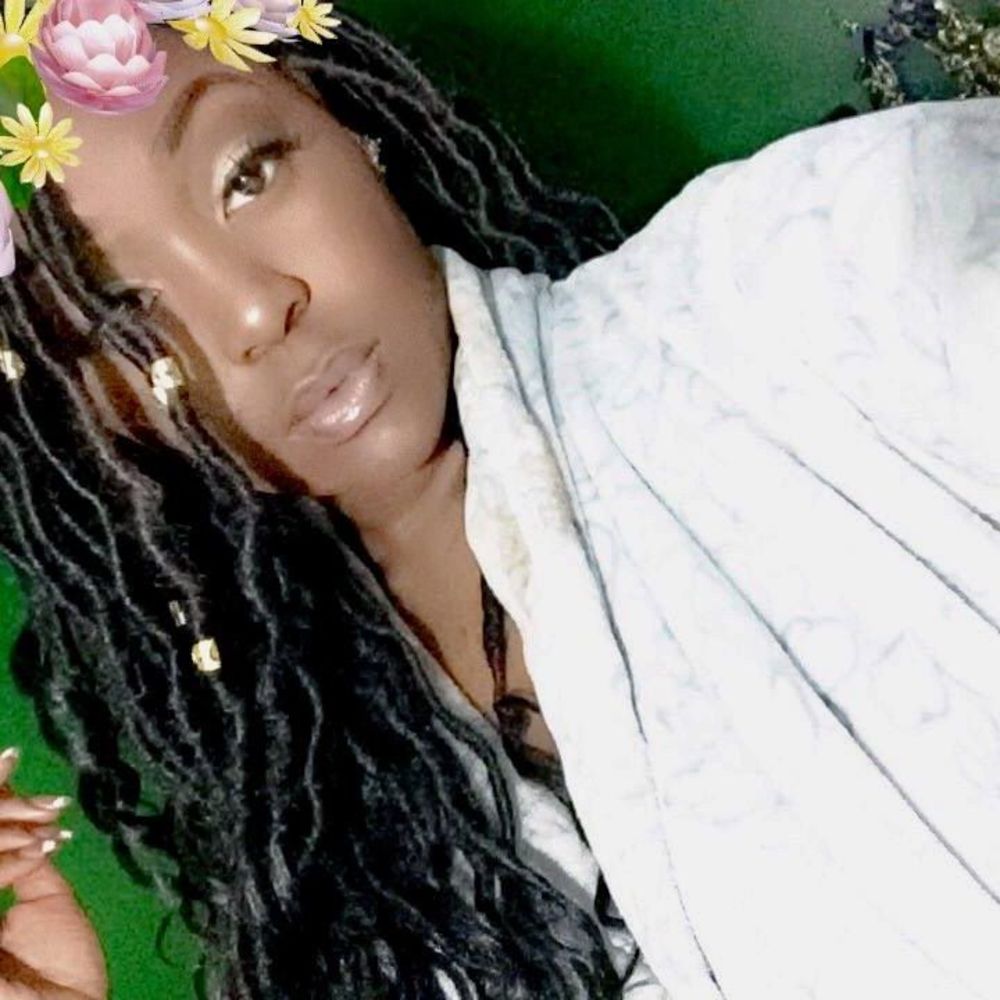 Meet your Posher, Yasmina