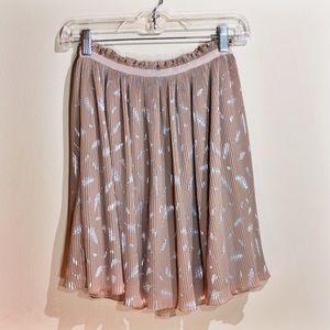 💚💛💙NWOT Boutique Chiffon Pleated Printed Skirt