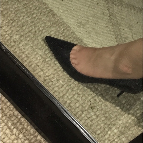 Christian Louboutin - Picture 7 of 8