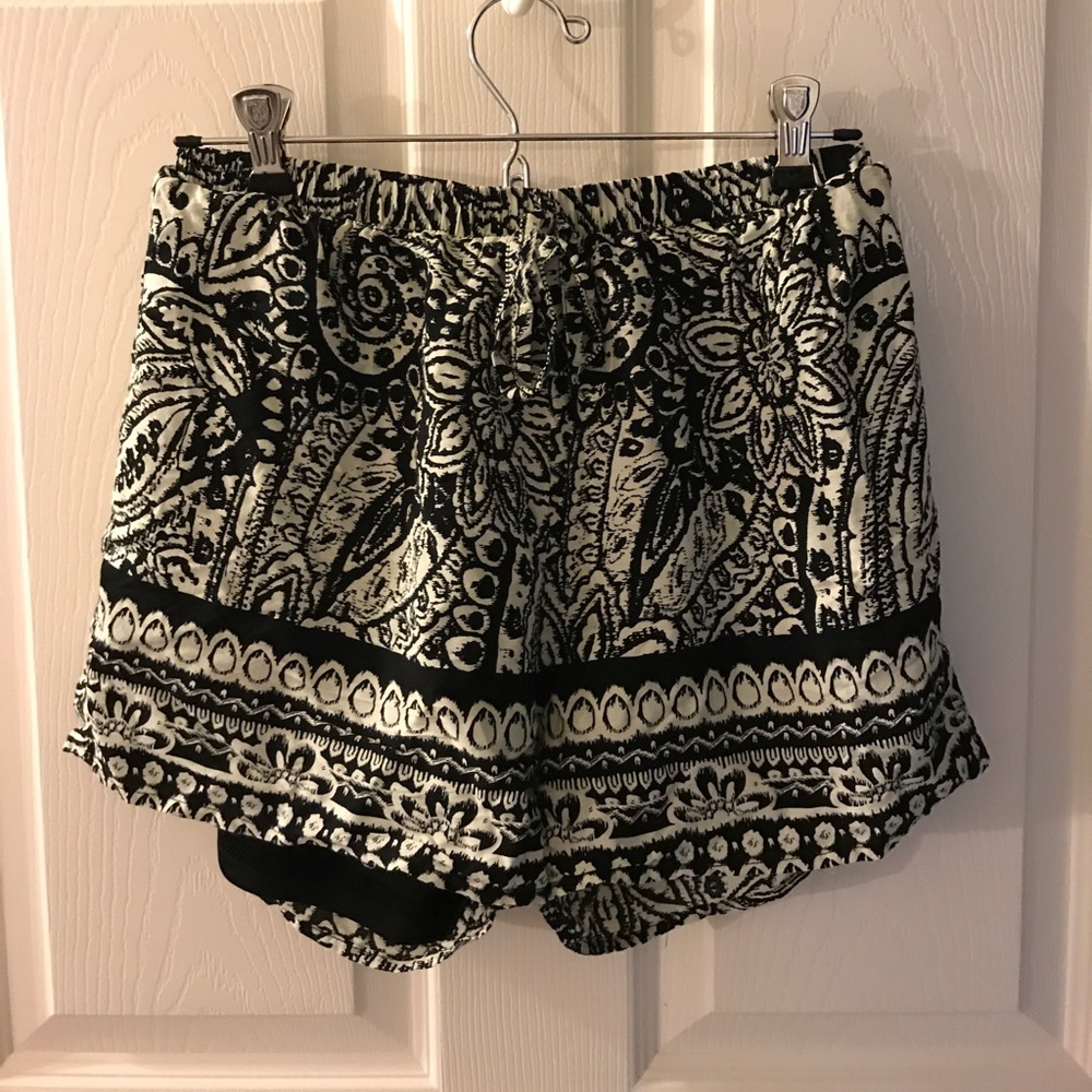 Patterned shorts