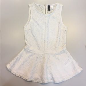 H&M lace detailed peplum top