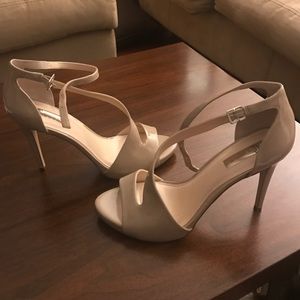 🔥Sexy I.N.C. Nude patent leather heels