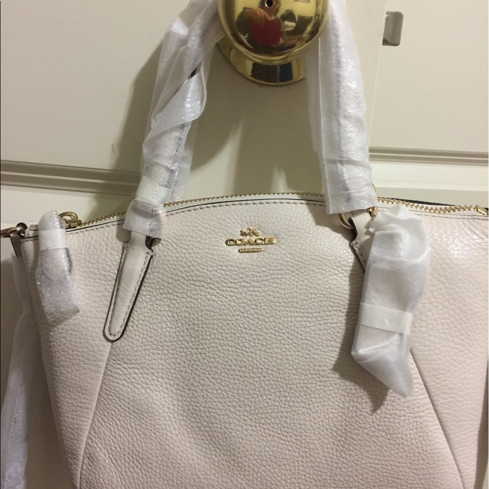 AUTHENTIC COACH  Pebble Leather Kelsey F57563