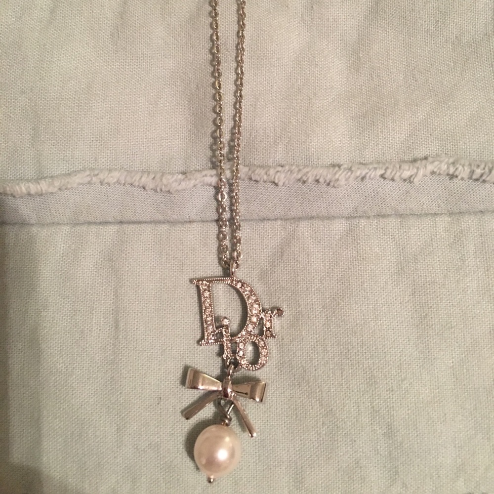 Dior necklace!
