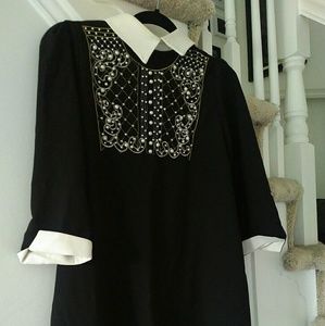 Long sleeve dress with white collar
