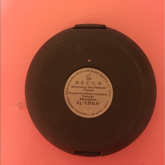 BECCA highlighter - Picture 2 of 3