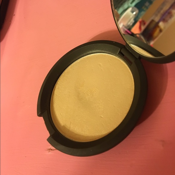 BECCA highlighter - Picture 3 of 3