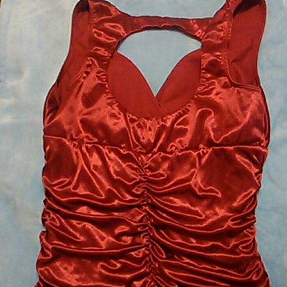 Red top - Picture 2 of 2