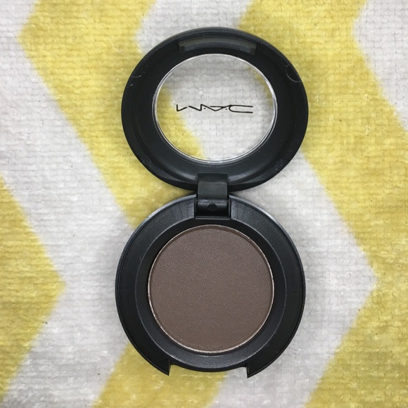 M•A•C Cosmetics Dark Edge Eyeshadows - Picture 2 of 3