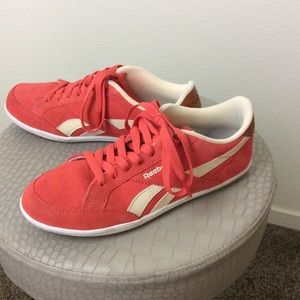 Ladies' Pink Suede Reeboks Size 7