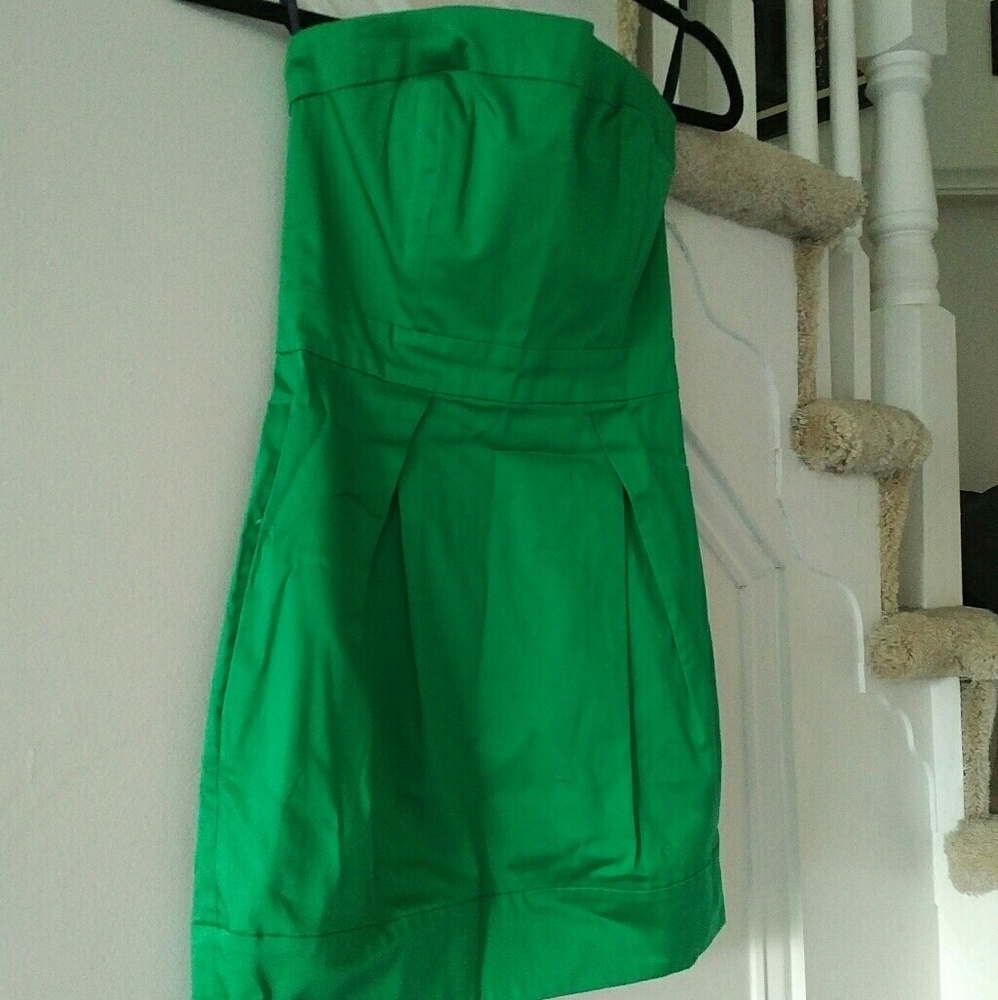 French connection strapless green dress with pocke