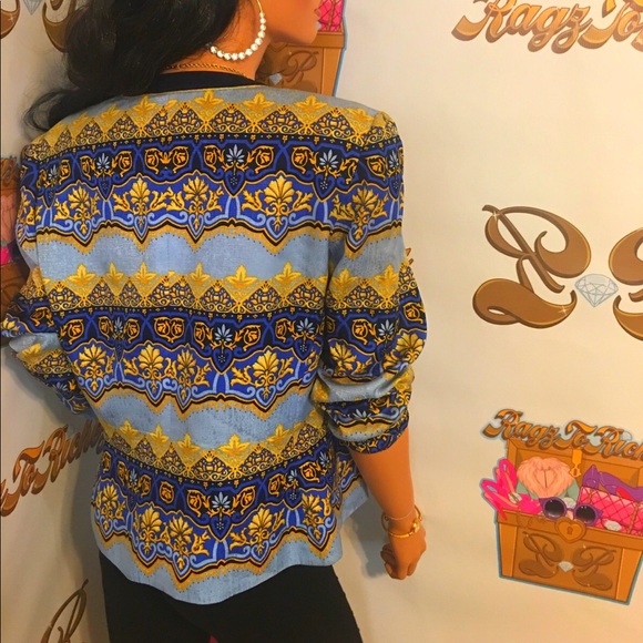 Gold and blue dutchess jacket. - Picture 3 of 3