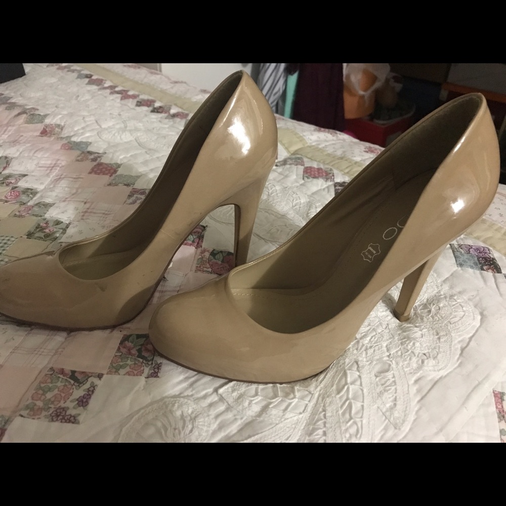 Aldo nude color shoes