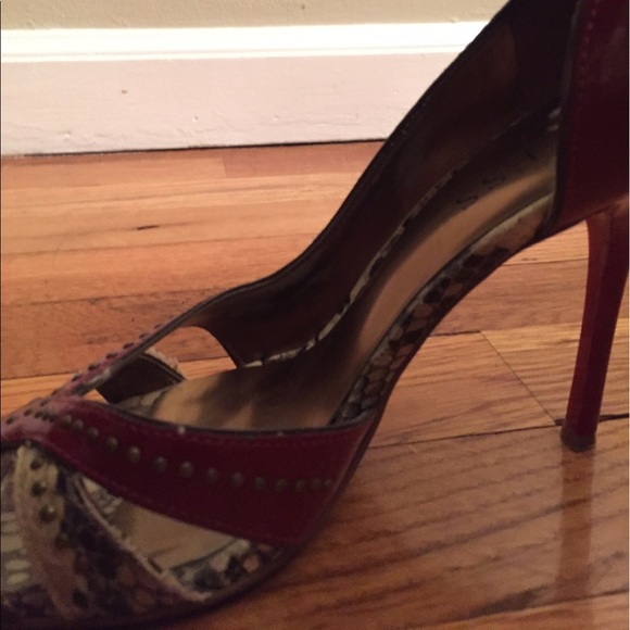 Red stilettos 👠 New Guess - Picture 2 of 4