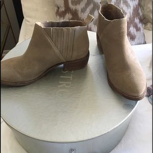Suede boots