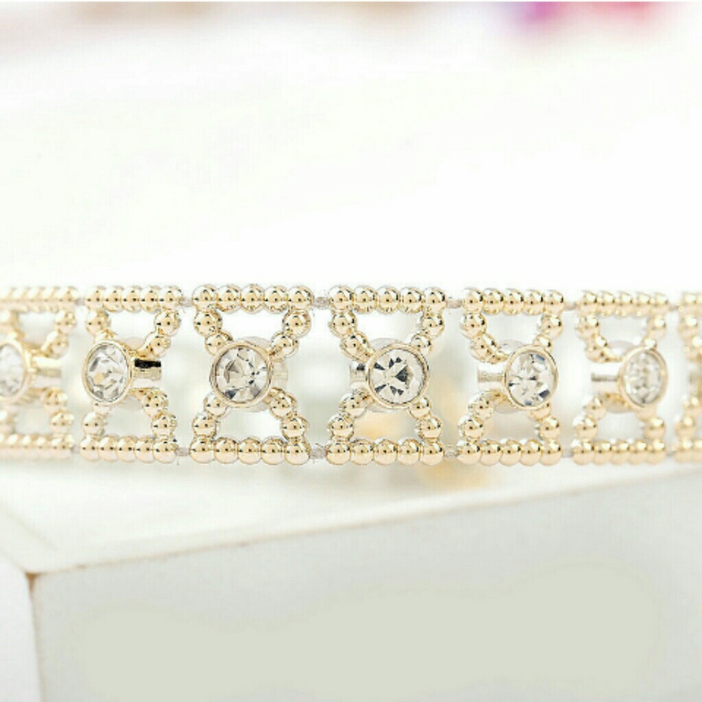 Gold Crystal Rhinestone Choker - Picture 4 of 8